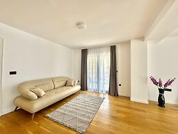 Sunny Bay Apartments