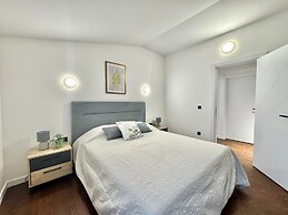 Sunny Bay Apartments