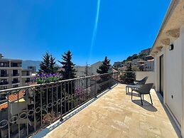 Sunny Bay Apartments