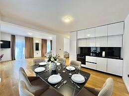 Sunny Bay Apartments