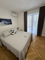 Sunny Bay Apartments