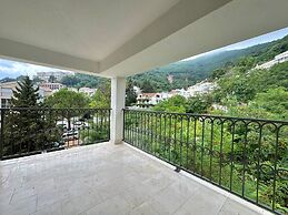 Sunny Bay Apartments