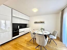 Sunny Bay Apartments