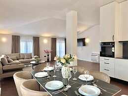 Sunny Bay Apartments