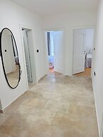 Sunny Bay Apartments
