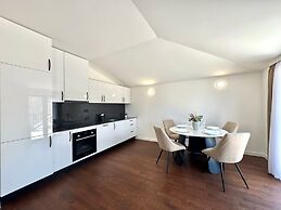 Sunny Bay Apartments