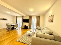 Sunny Bay Apartments