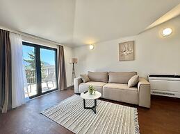 Sunny Bay Apartments