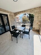Sunny Bay Apartments