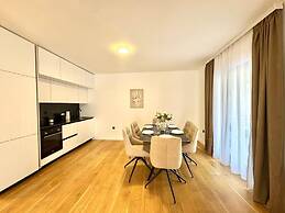 Sunny Bay Apartments