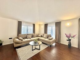 Sunny Bay Apartments
