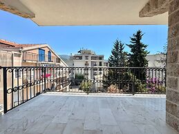 Sunny Bay Apartments