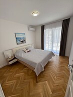 Sunny Bay Apartments