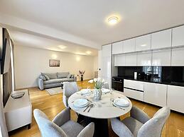 Sunny Bay Apartments