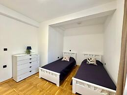 Sunny Bay Apartments