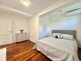Sunny Bay Apartments
