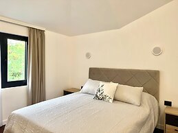 Sunny Bay Apartments