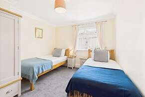 Host Stay Pier View
