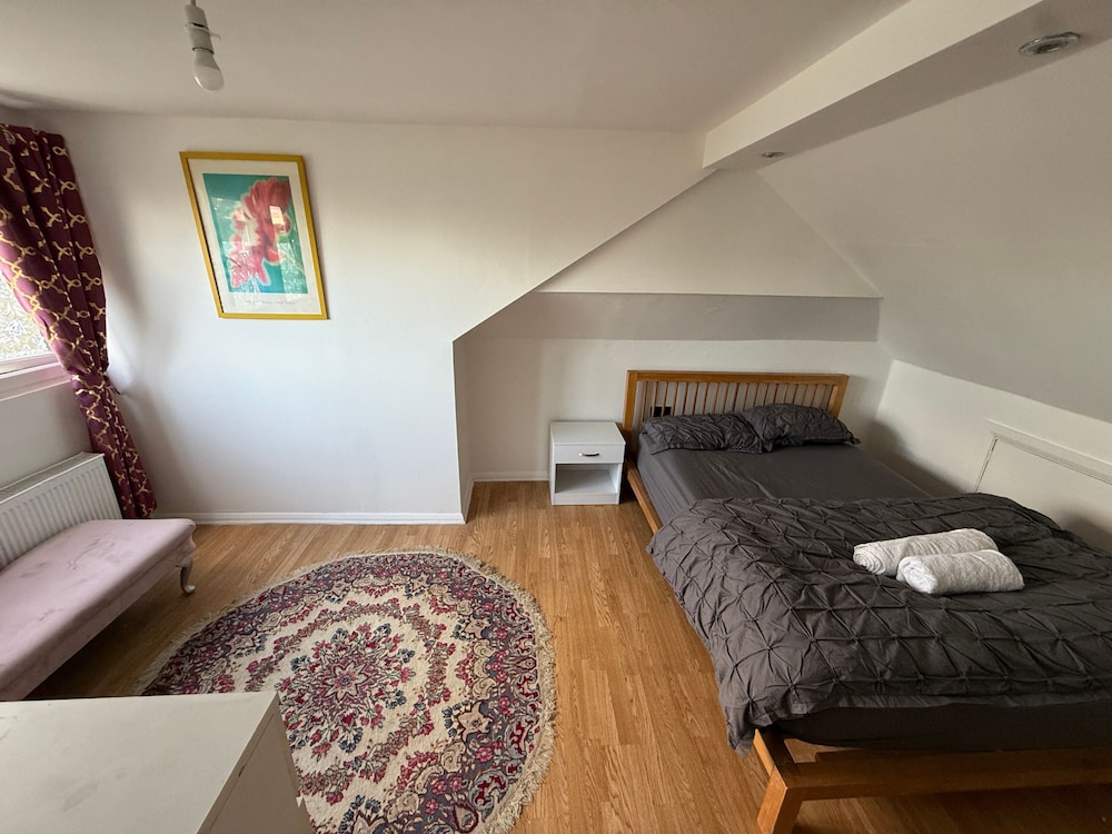 Duplex Sleeps 4 With Pets Allowed