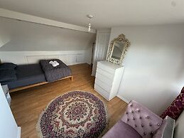 Duplex Sleeps 4 With Pets Allowed