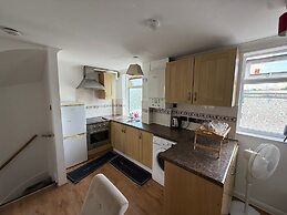 Duplex Sleeps 4 With Pets Allowed