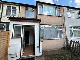 Duplex Sleeps 4 With Pets Allowed