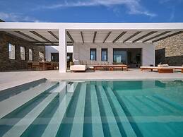 Luxury Villa Serenely