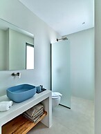 Luxury Villa Serenely