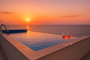 SeaRock Suites