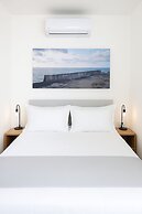 SeaRock Suites