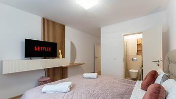 MoHost Sabina - Luxury with Balcony
