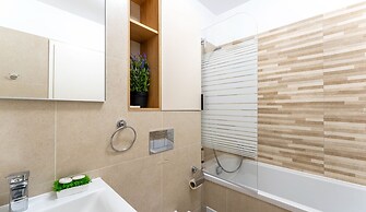 MoHost Sabina - Luxury with Balcony
