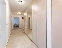 MoHost Sabina - Luxury with Balcony