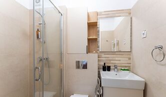MoHost Sabina - Luxury with Balcony
