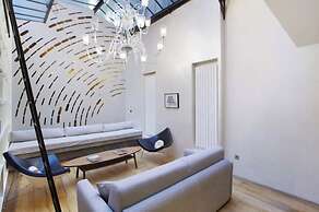 A Modern and Unique Loft - Center of Paris