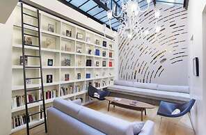 A Modern and Unique Loft - Center of Paris