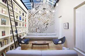 A Modern and Unique Loft - Center of Paris