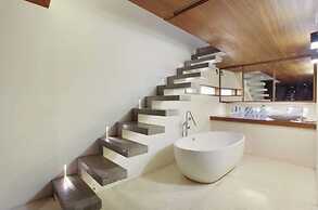 A Modern and Unique Loft - Center of Paris