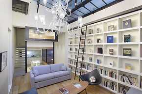 A Modern and Unique Loft - Center of Paris