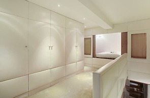 A Modern and Unique Loft - Center of Paris