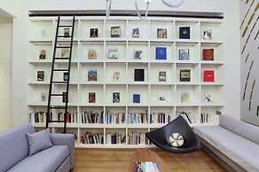 A Modern and Unique Loft - Center of Paris