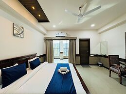 Col's Hotel Uphaar