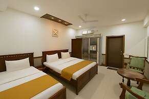 Col's Hotel Uphaar