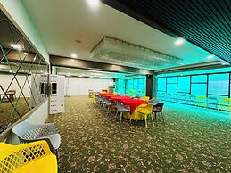 Col's Hotel Uphaar