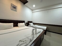 Col's Hotel Uphaar