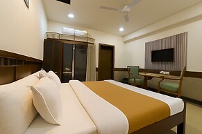 Col's Hotel Uphaar