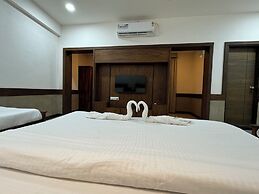 Col's Hotel Uphaar