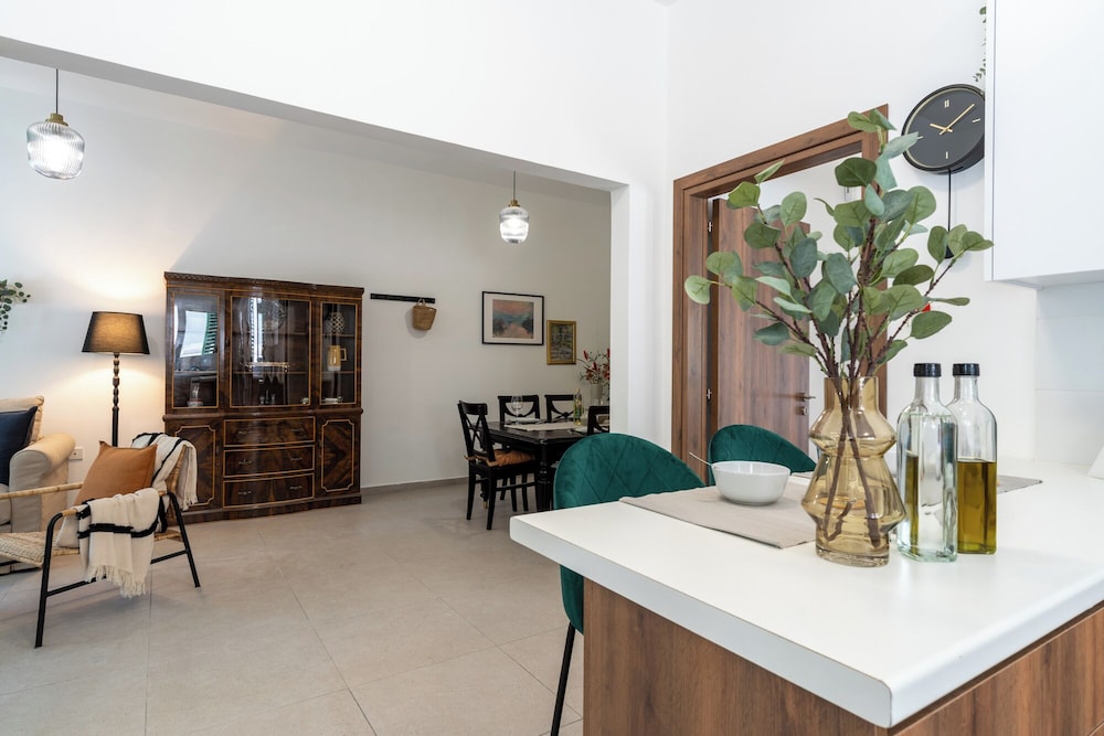 Arty Haven Spacious 3BR House in Larnaca