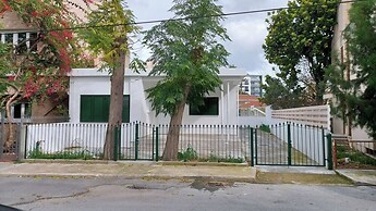 Arty Haven Spacious 3BR House in Larnaca