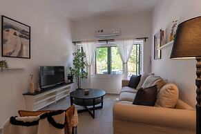Arty Haven Spacious 3BR House in Larnaca